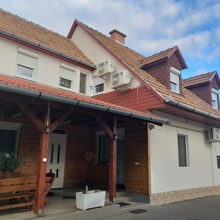 Ginkgo Apartman Demjén Buitenkant foto